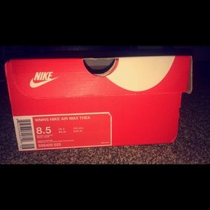 Nike Air Max Thea’s